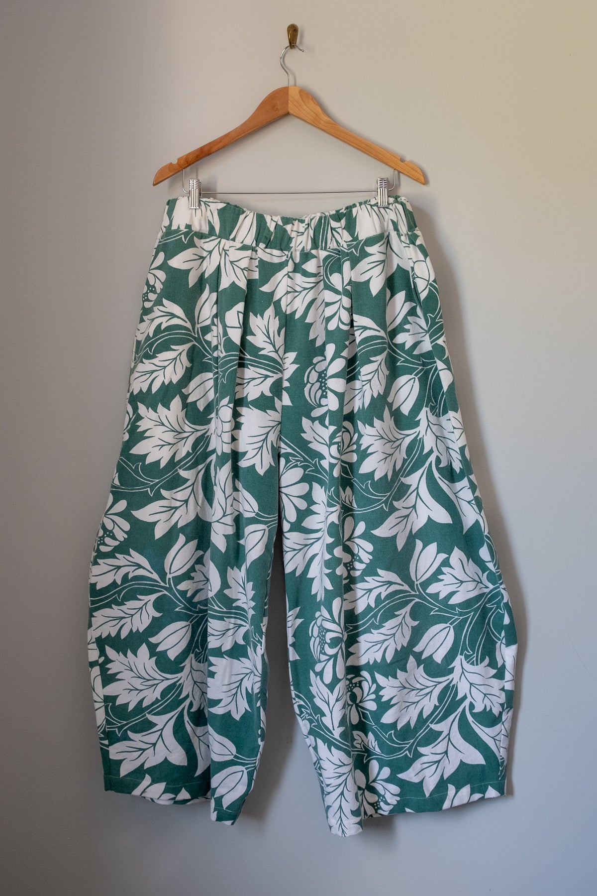 Summer Barrel Pant - Washed Green Floral