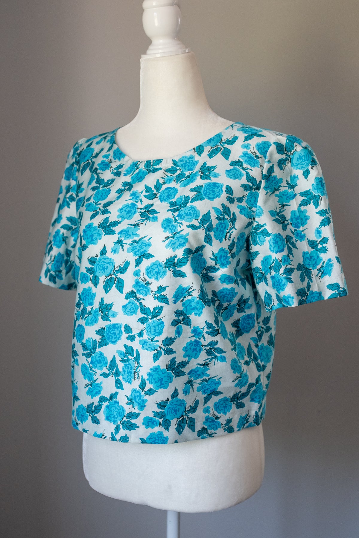 Summer Cropped Blouse - Blue Rose Floral