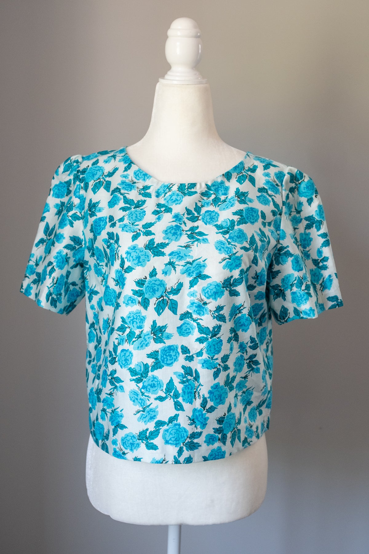 Summer Cropped Blouse - Blue Rose Floral