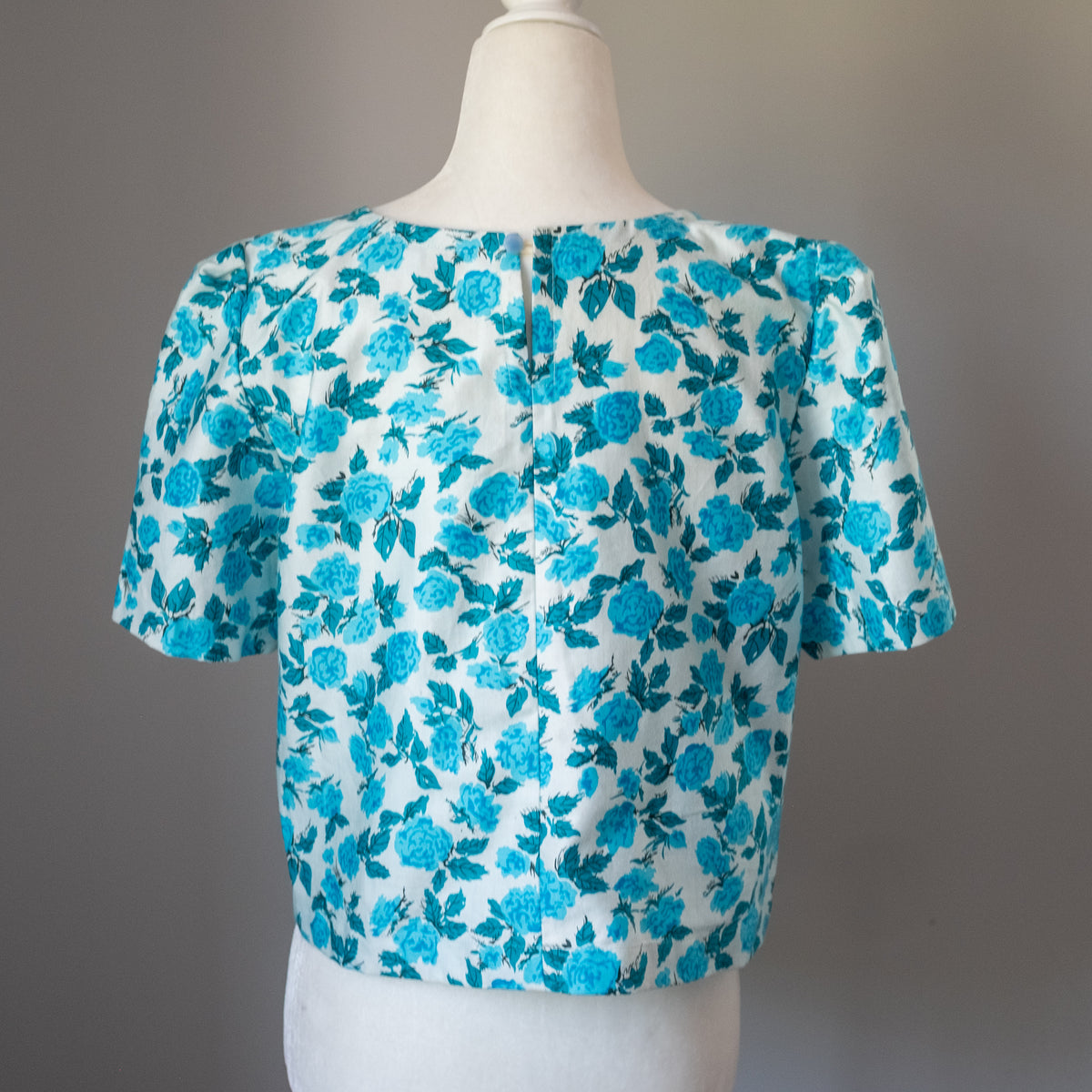 Summer Cropped Blouse - Blue Rose Floral