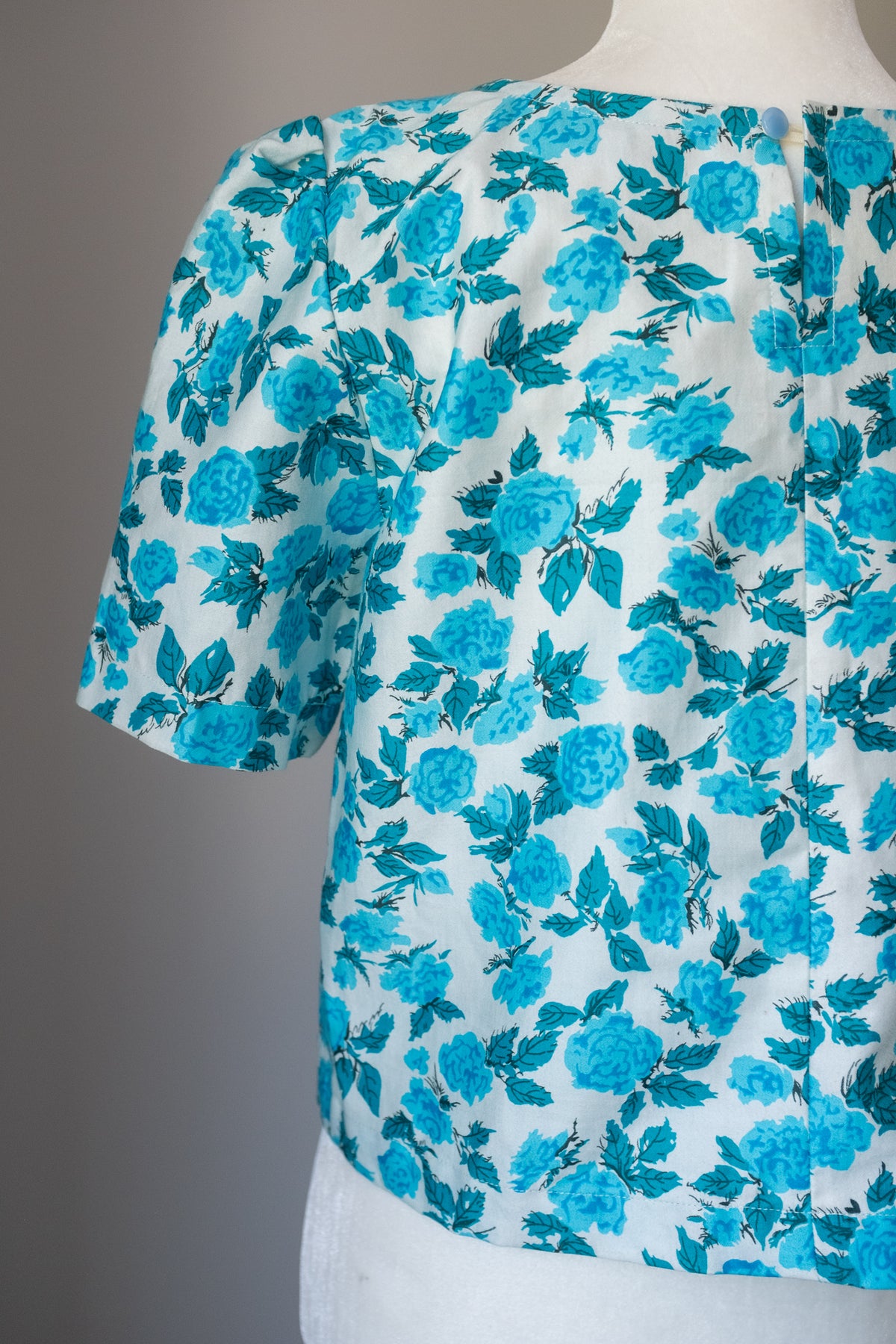 Summer Cropped Blouse - Blue Rose Floral