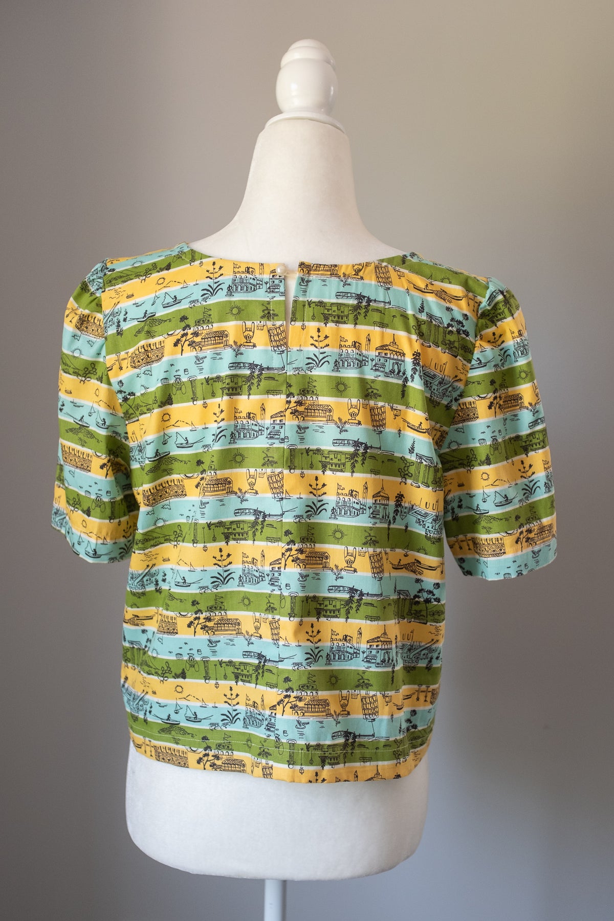 Summer Cropped Blouse - Vacation Print